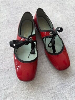Marc Jacobs Extremely Rare Red Patent Flats with Swarovski + Black Ribbon Tie